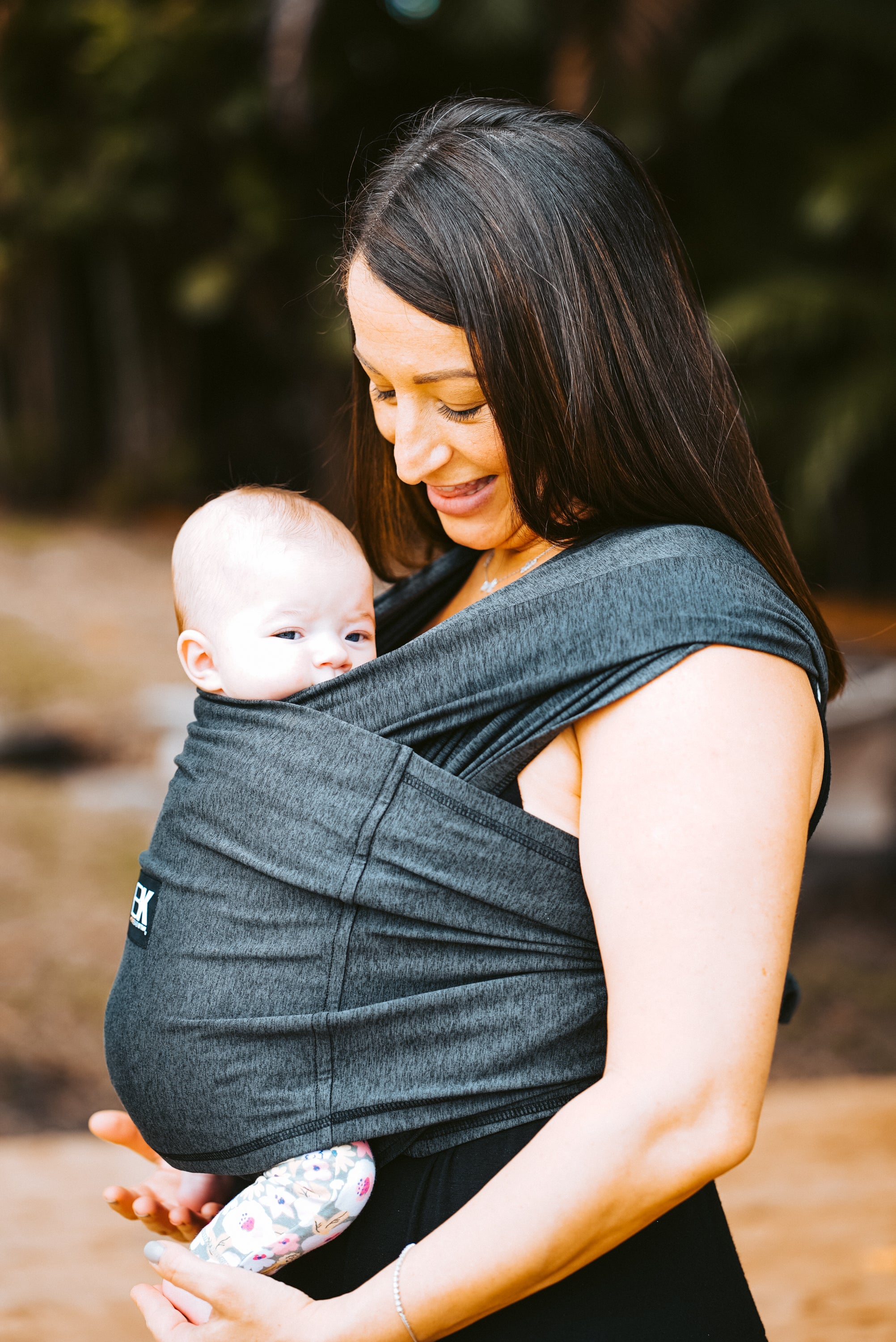 Baby carrier under 8 pounds best sale